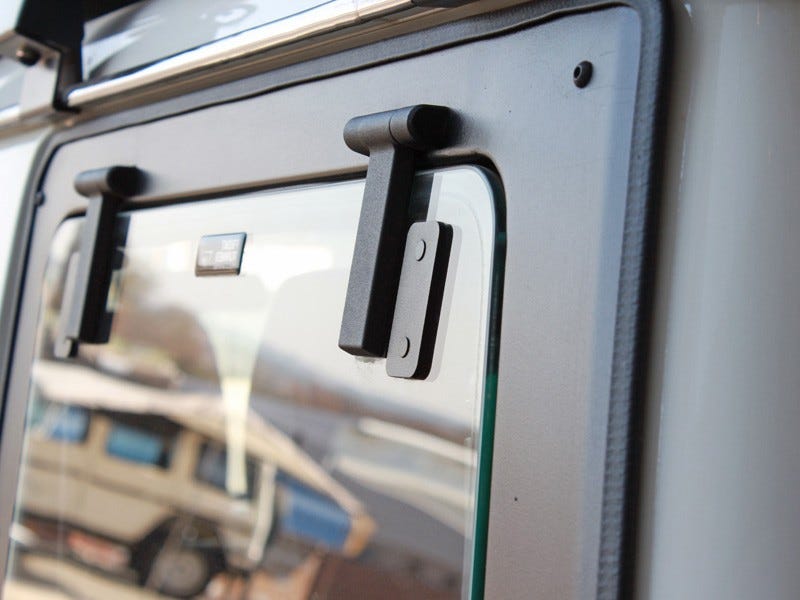 Toyota Land Cruiser 76 Gullwing Fensterscheibe / linke Seite aus Glas