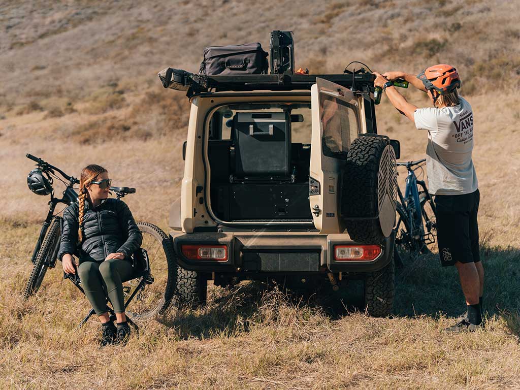 Suzuki Jimny (2018 - Heute) Schubladensystem